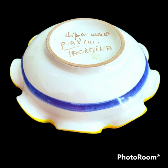 Authentic Italian Ruffle Ceramic Bowl - Picture 4 of 5
